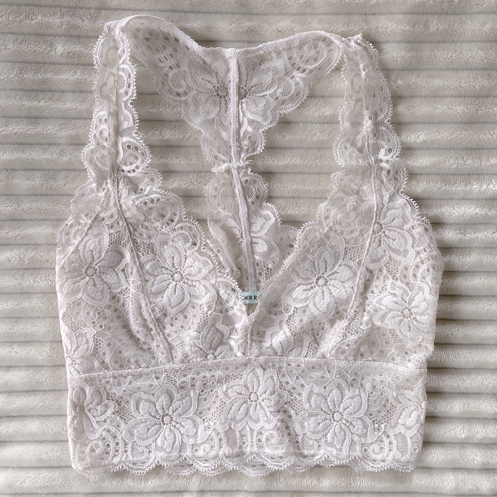 Urban Outfitters Kimchi Blue Cream Lace Racerback Unlined Bralette Small